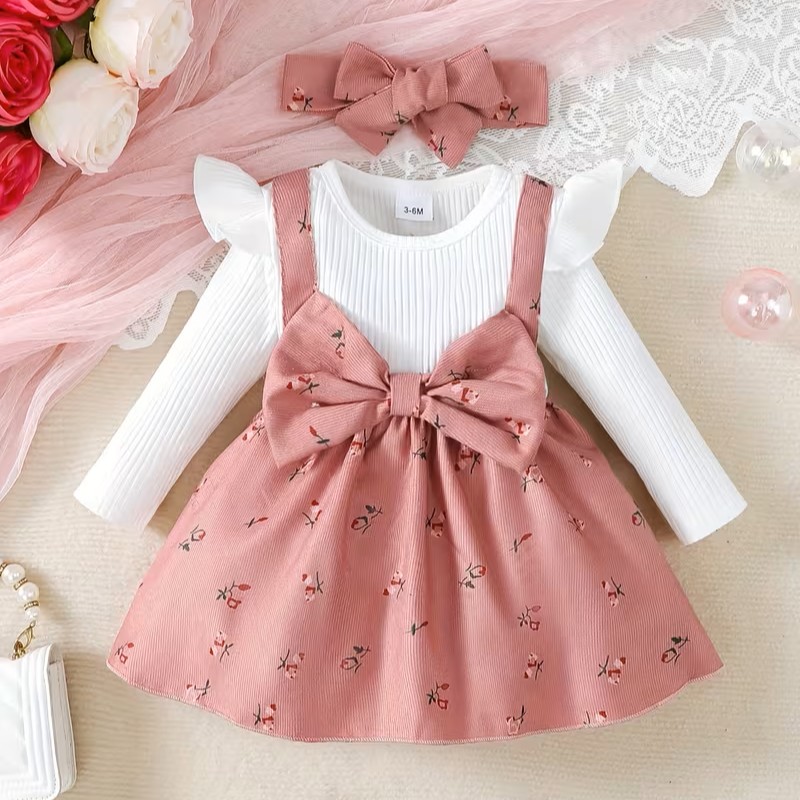 Vestido de Estampado Floral con Mangas Volantes y Detalle de Lazo